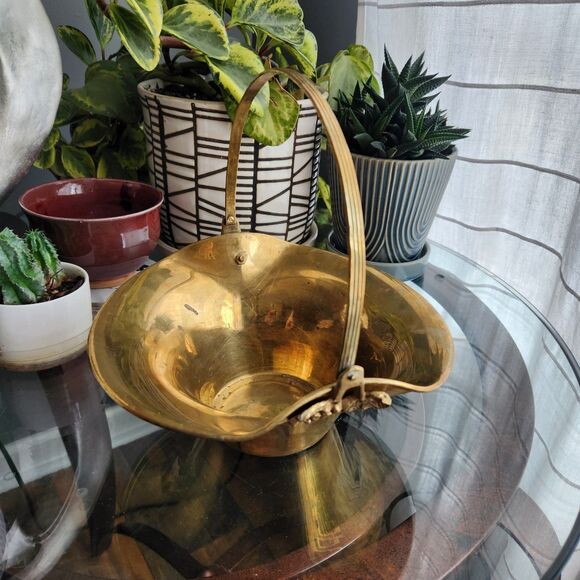 Vintage Brass Gathering Basket | Handled Brass Fruit Basket with Grape Motif - Picture 3 of 7